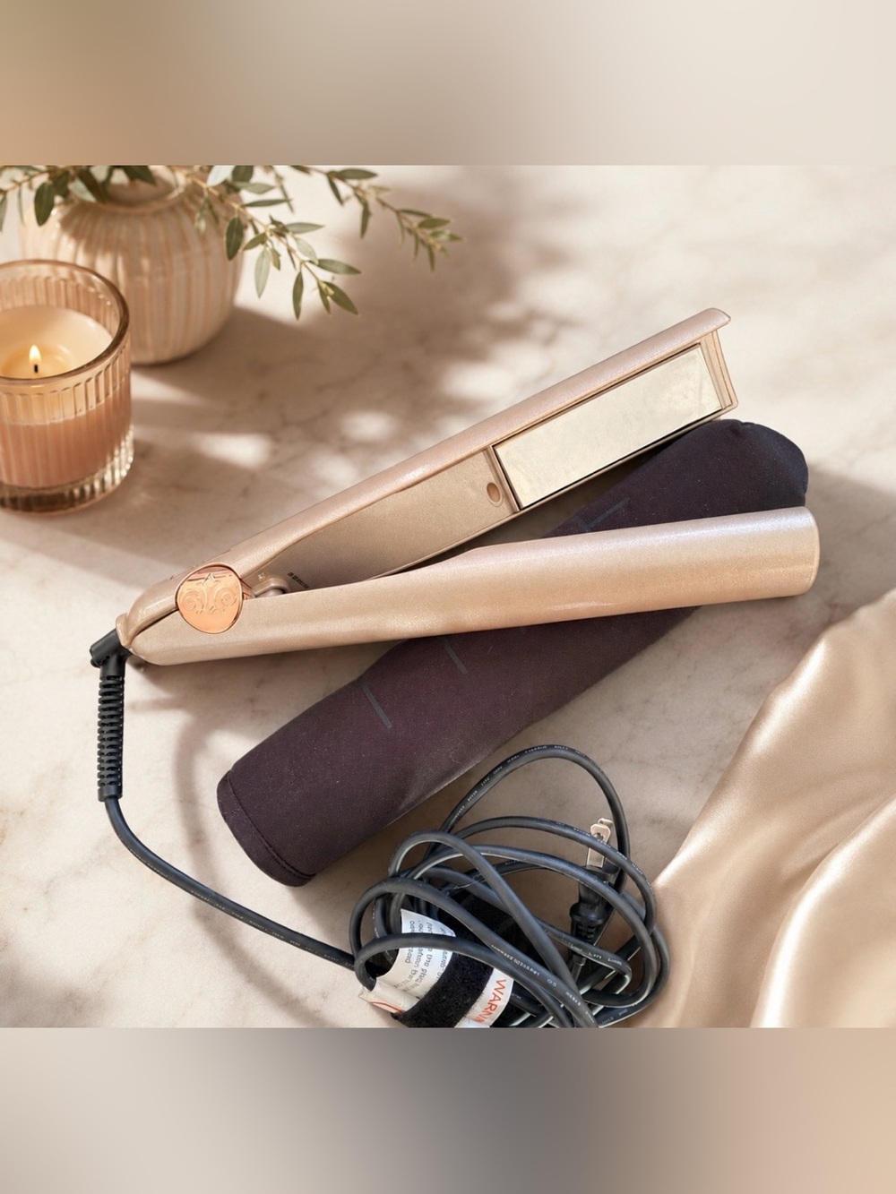 Tyme Gold Hair Iron EUC